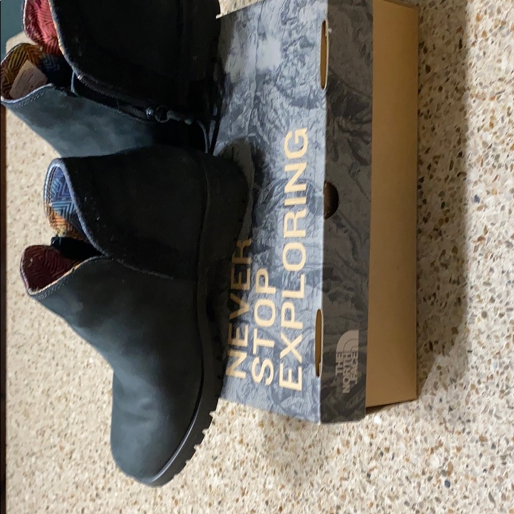 North Face leather ankle booties good shape
